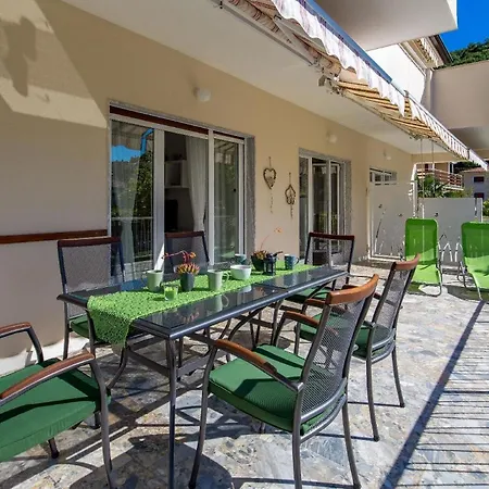 Apartman Ferienapartment Mit Terrasse Fuer Sechs Personen *